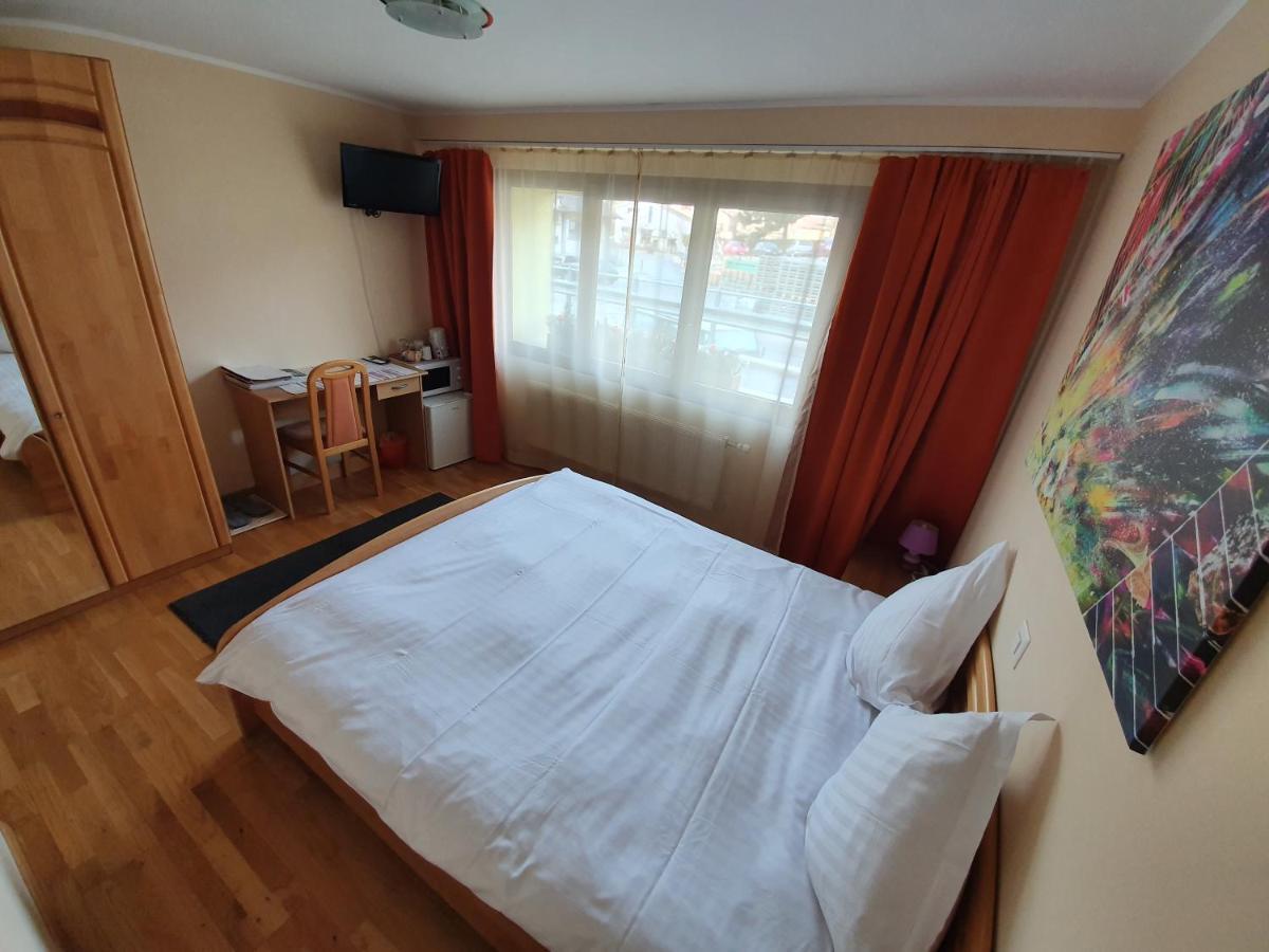 Le Merle Chatelain Guest house *