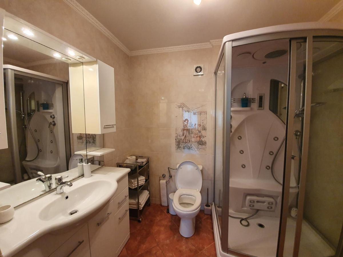 Le Merle Chatelain Guest house